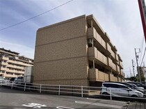 名鉄豊田線 日進駅 3階建 築32年の外観写真