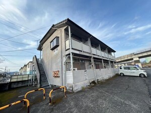 ホワイトシャルム外観写真