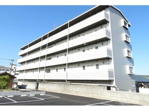 国分ロイヤルハイツ外観写真