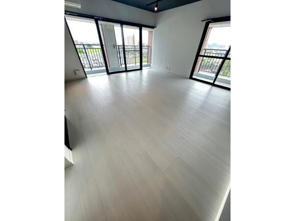 リビングダイニング