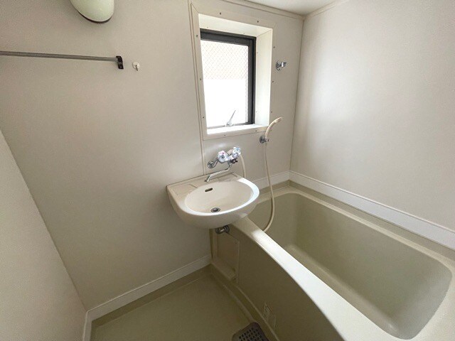 物件内観写真5　(他部屋の写真となります。)