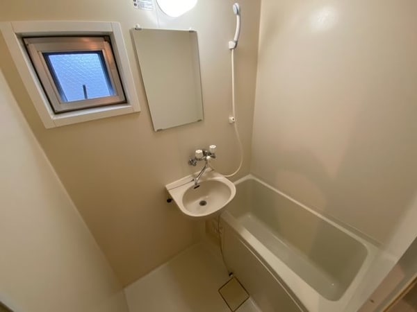 風呂画像(他の部屋の写真になります。)