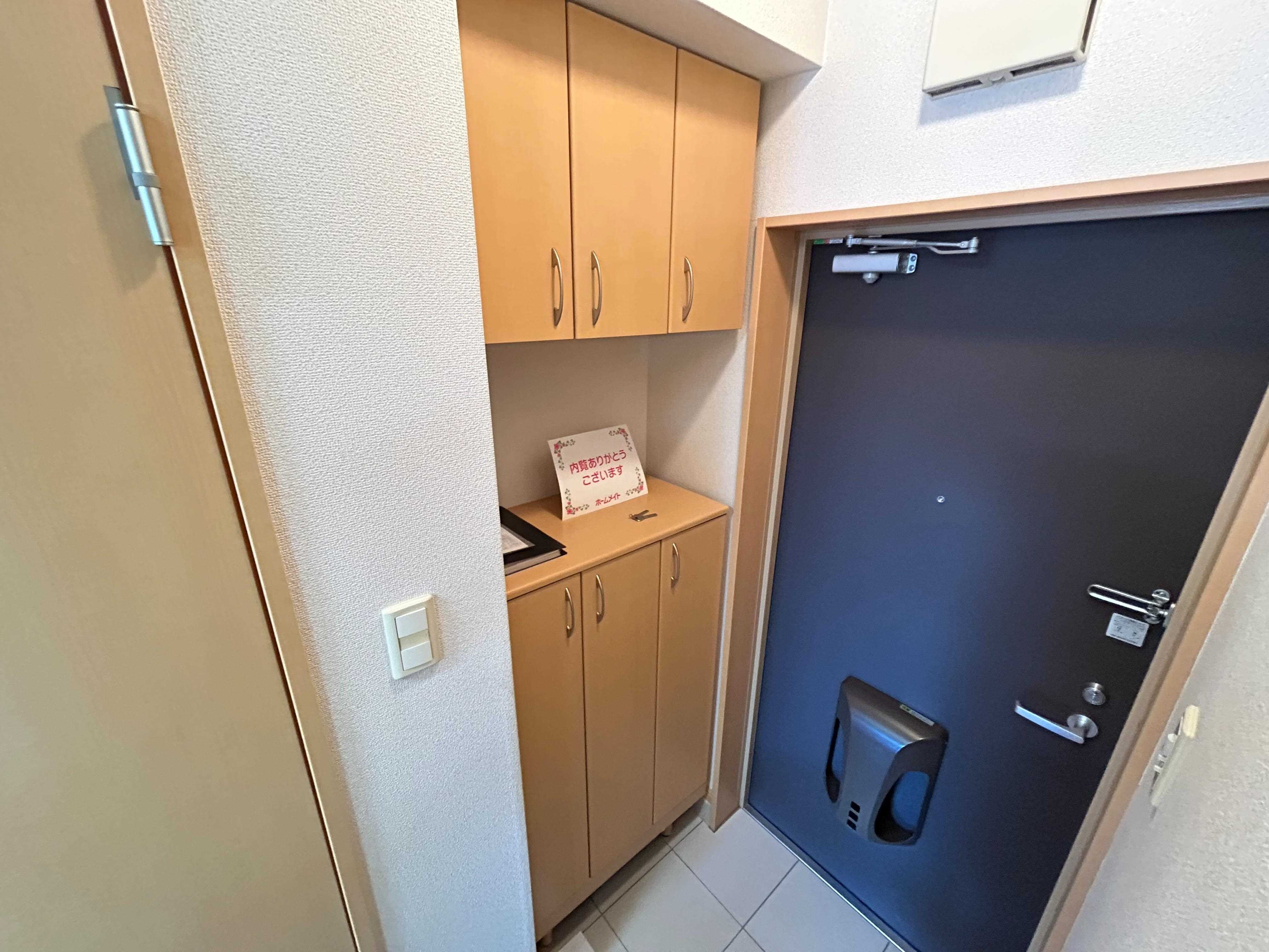 物件内観写真8　(玄関)