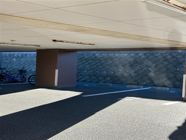 駐車場・駐輪場