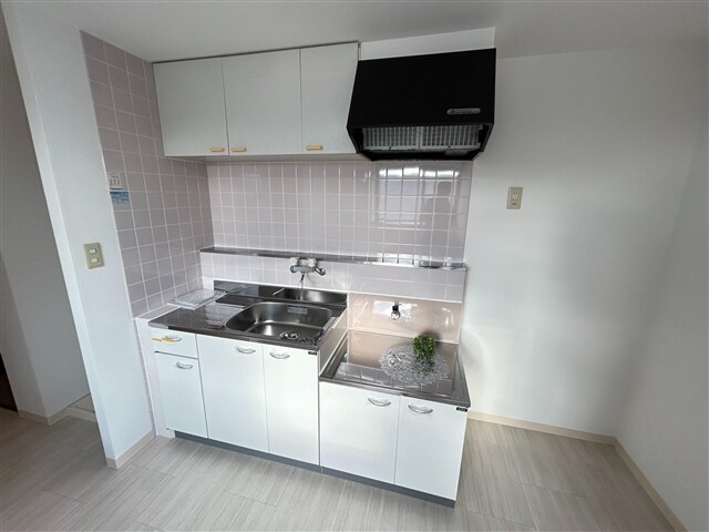 物件内観写真4　(キッチン新品です)