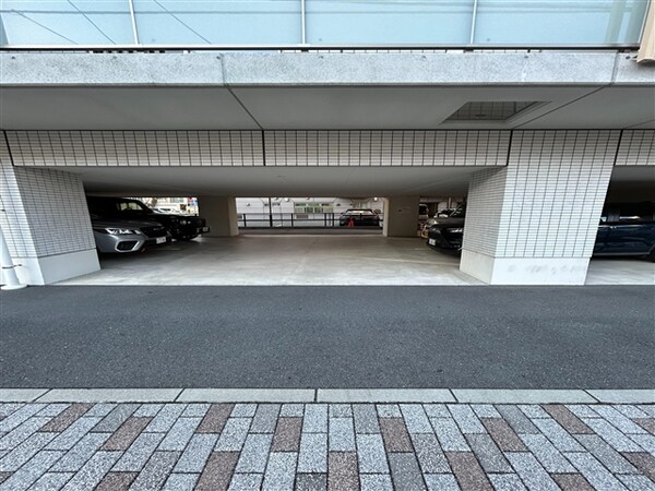 駐車場・駐輪場