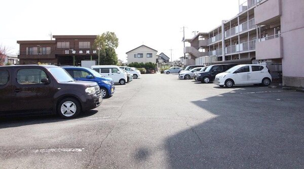 駐車場・駐輪場