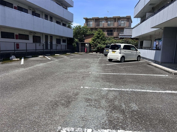 駐車場・駐輪場