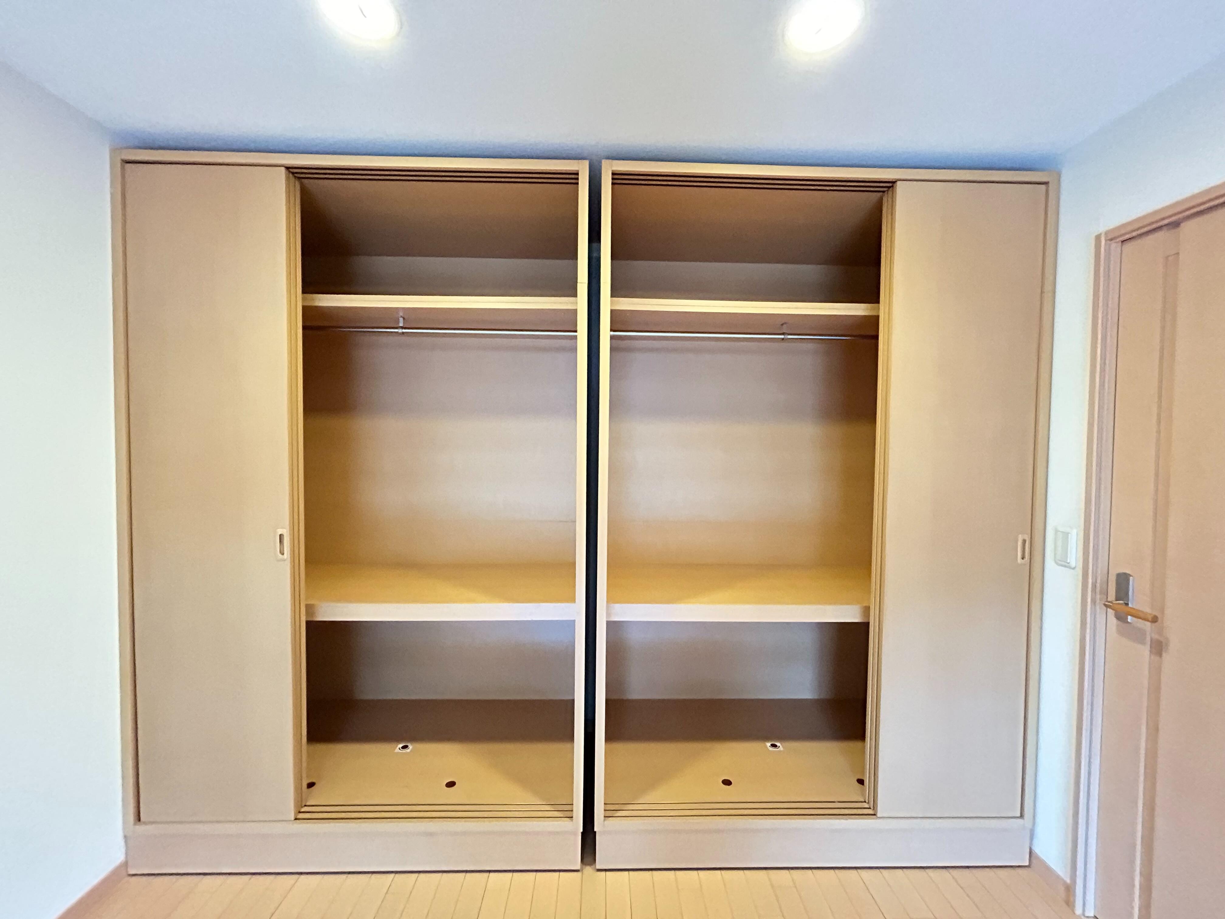 物件内観写真14　(可動式収納)