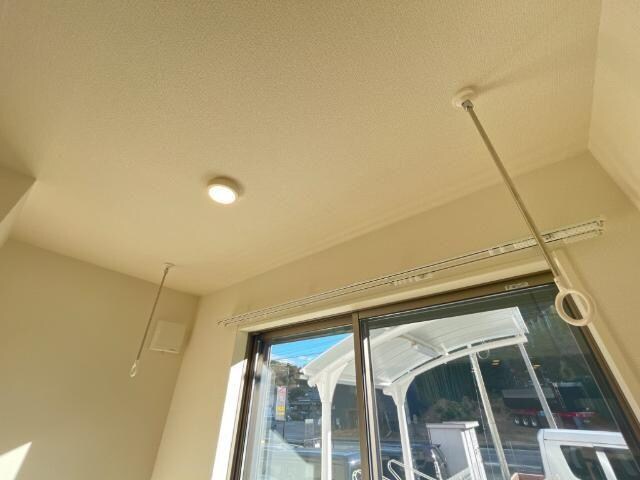 物件内観写真12　(室内物干)