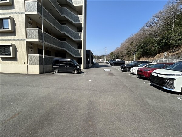 駐車場・駐輪場