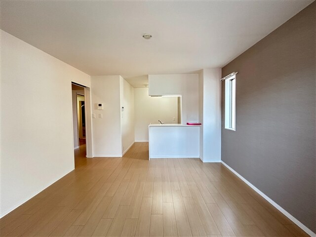 物件内観写真2　(LDK)