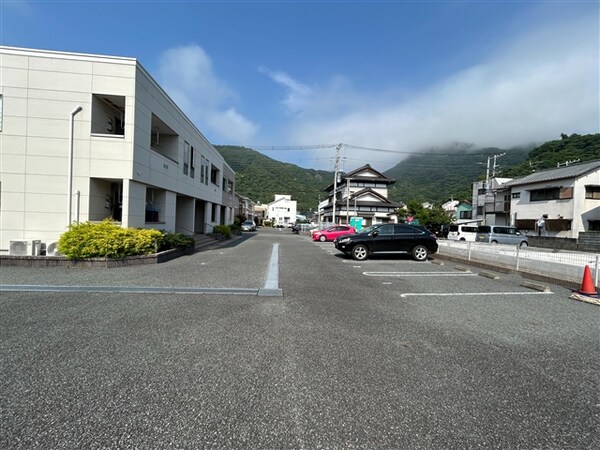駐車場・駐輪場