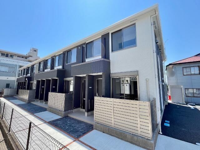 物件外観写真1　(外観写真（昼）)