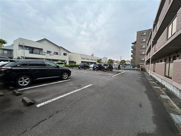 駐車場・駐輪場