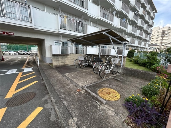 駐車場・駐輪場