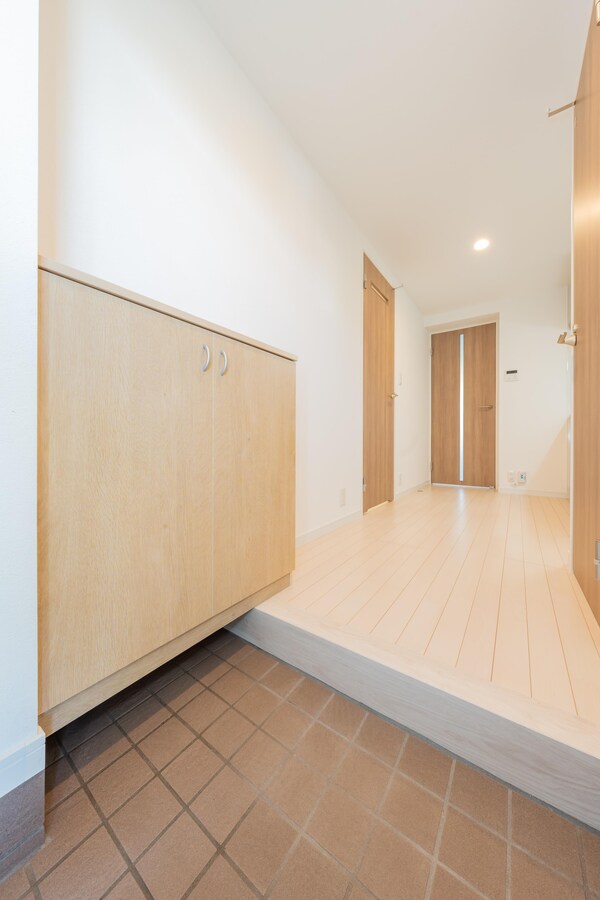 玄関周り(同じ建築会社のイメージ写真になります。)