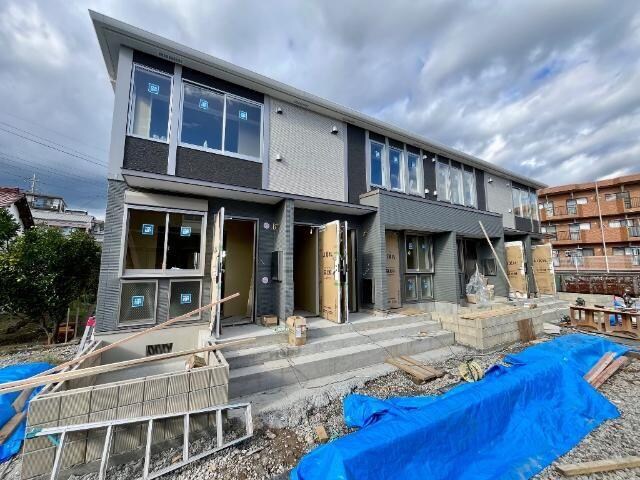 物件外観写真1　(建築現場)