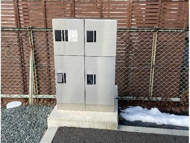 物件外観写真2　(宅配ボックス)