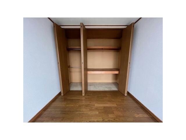物件内観写真3　(収納)