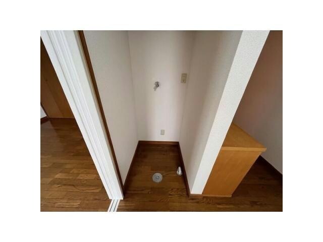 物件内観写真6　(洗濯機置き場)