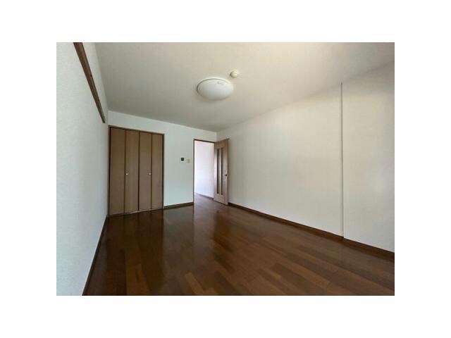 物件内観写真3　(居室)