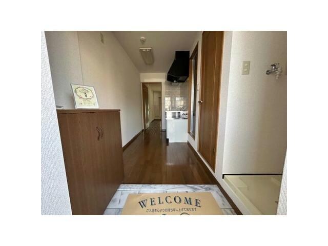 物件内観写真9　(玄関回り)