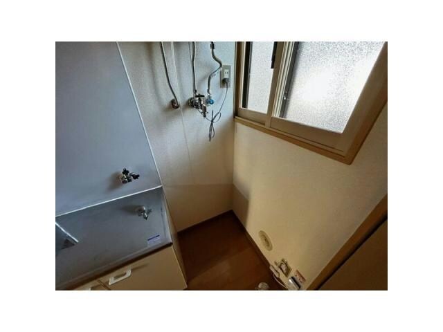 物件内観写真8　(室内洗濯機置場)