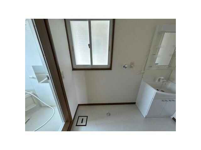 物件内観写真8　(洗面所)