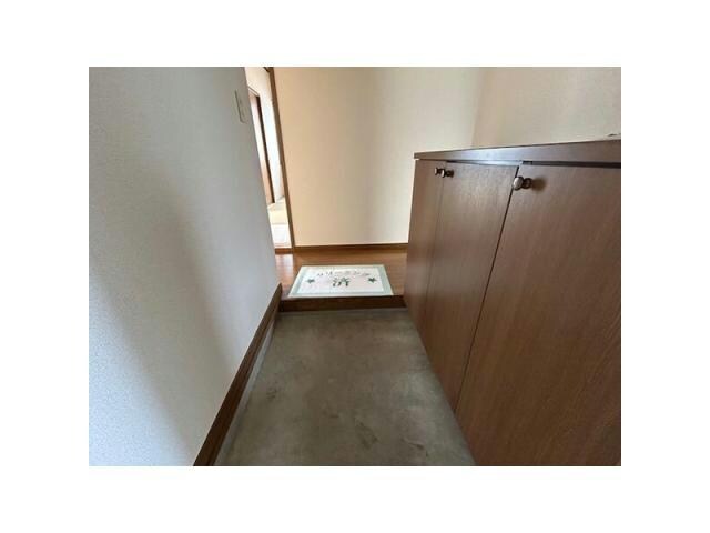 物件内観写真9　(玄関回り)