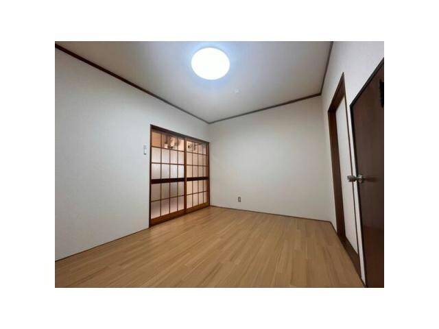 物件内観写真2　(居室)