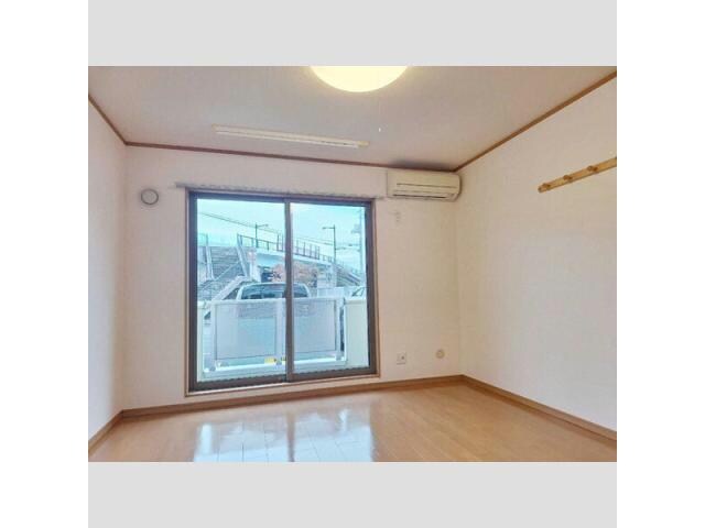 物件内観写真3　(居室)