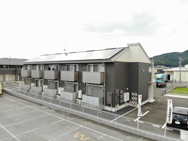 マロニエジャルダン Ａの物件外観写真