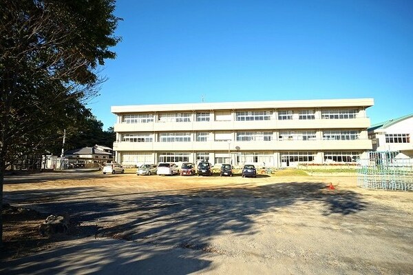 周辺環境(三重小学校まで950m)