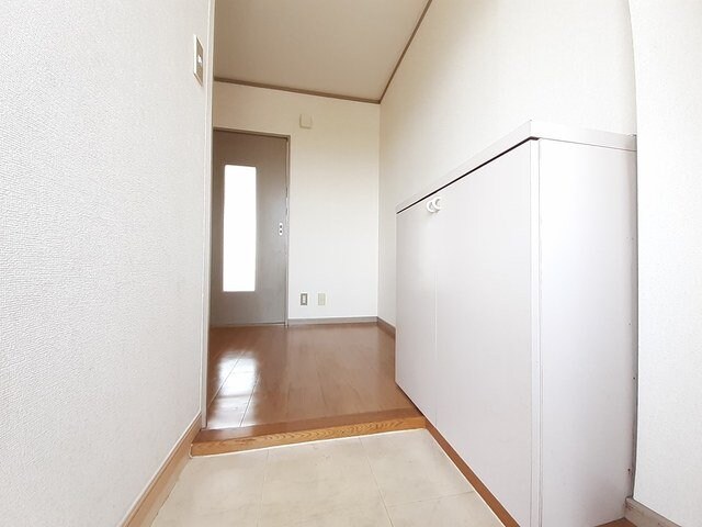 物件内観写真14　(シンプルで使いやすい玄関です)