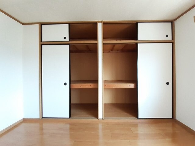 物件内観写真15　(便利な収納スペースです)