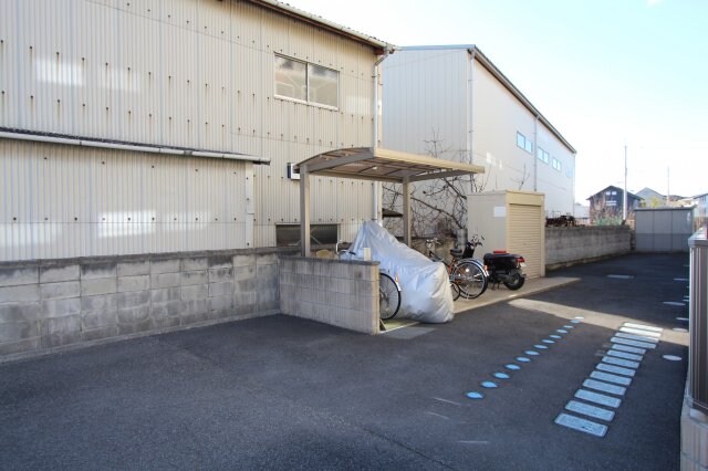 物件内観写真4　(駐車場)