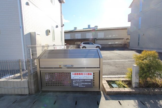 物件内観写真6　(ゴミステーション)