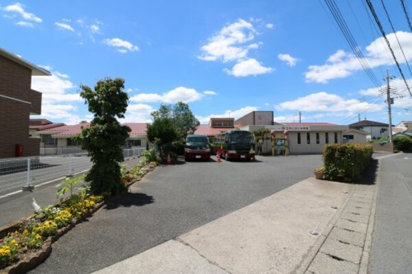 周辺環境(認定こども園足利こばと幼稚園 1013m)