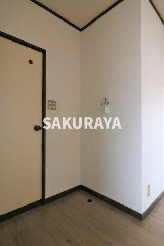 物件内観写真12　(洗濯機置き場。現況と異なる場合がございます。)