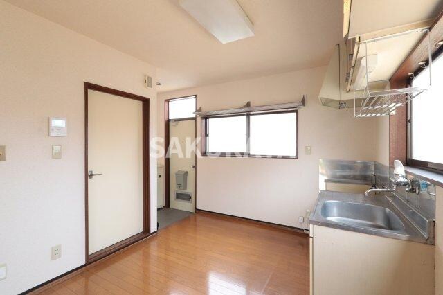 物件内観写真7　(ダイニング。2025年7月撮影。)