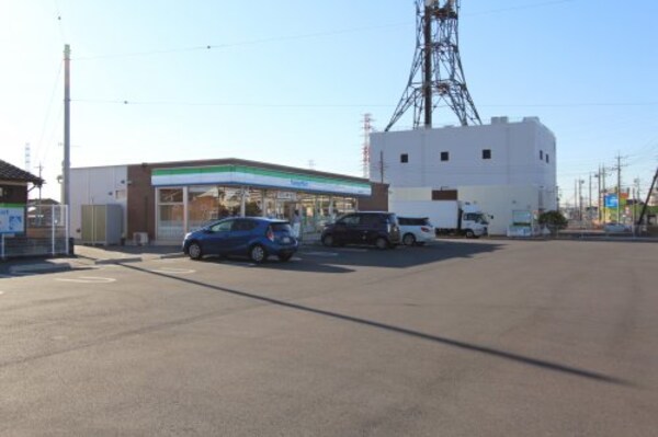 周辺環境(ファミリーマート 足利福居町店 749m)