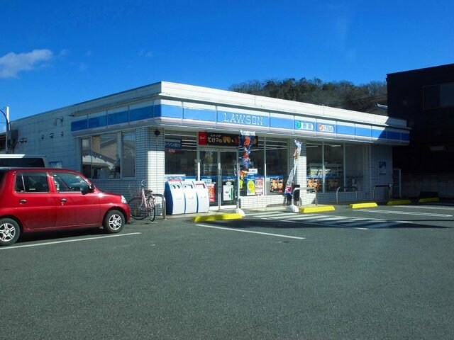 物件外観写真3　(ロ－ソンまで350m)