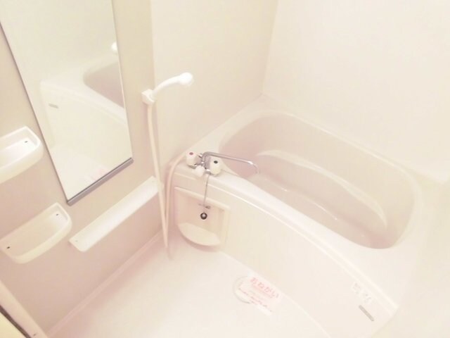 物件内観写真11　(コンパクトで使いやすいお風呂です)