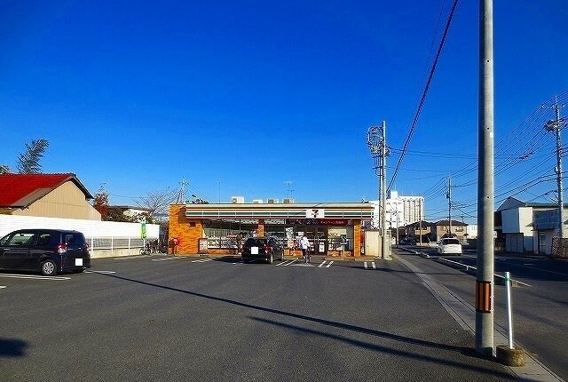 物件外観写真5　(セブンイレブンまで800m)