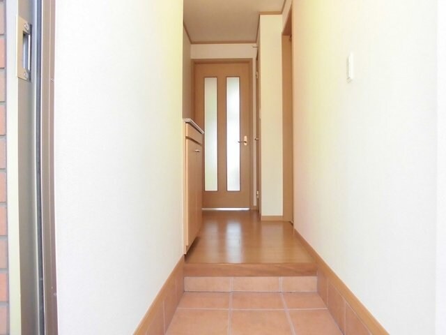 物件内観写真14　(落ち着いた玄関です)