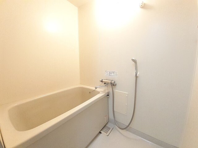 物件内観写真11　(きれいなお風呂です)