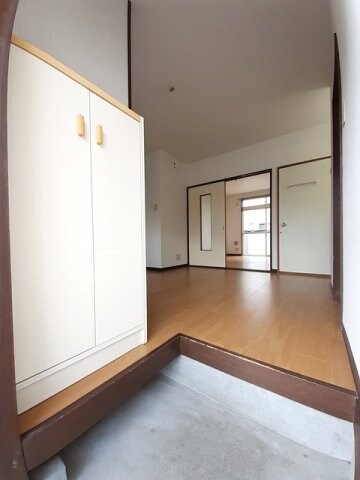 物件内観写真14　(落ち着いた玄関です)