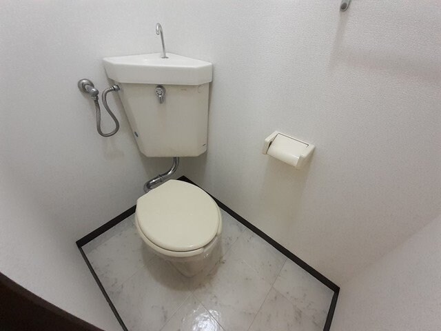 物件内観写真16　(コンパクトで使いやすいトイレです)