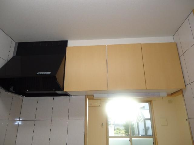 物件内観写真25　(キッチン上部収納)